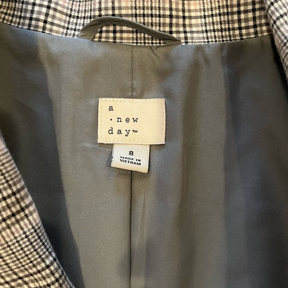 A new day blazer - Picture 3 of 4